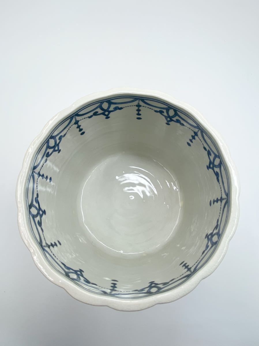 茶道具】【川瀬満之】祥瑞写 染付桶側 水指 桐共箱 栞 底部在銘 古染付