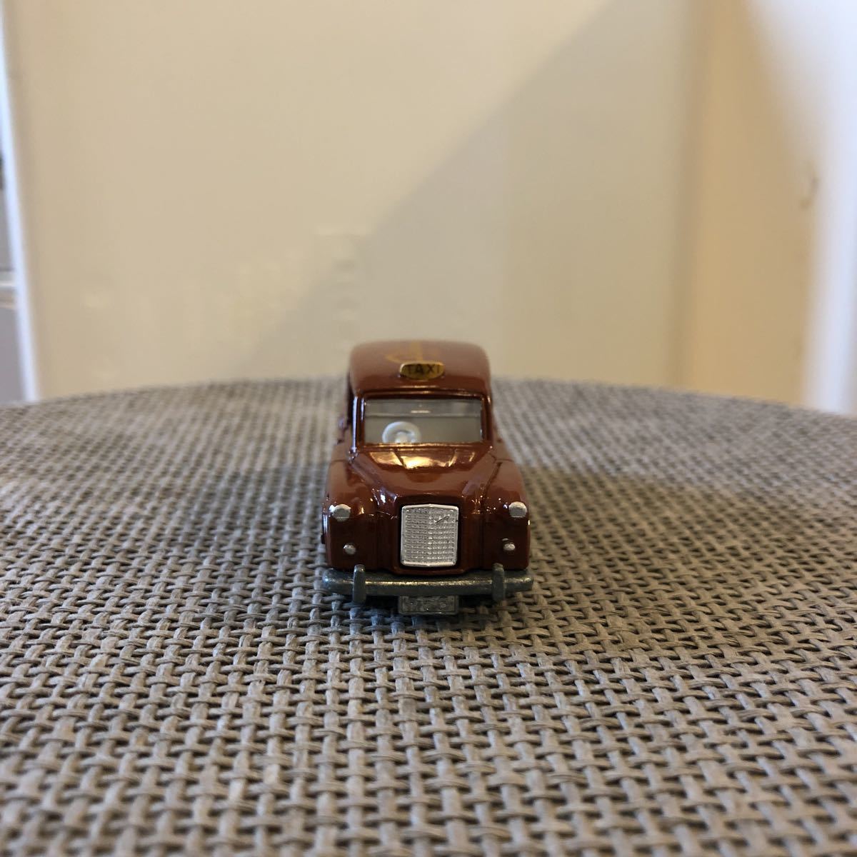 トミカ　オースチンタクシー　茶色　タントハウス_3