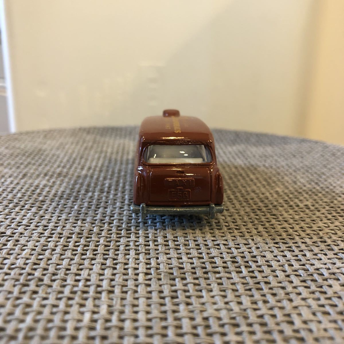 トミカ　オースチンタクシー　茶色　タントハウス_5