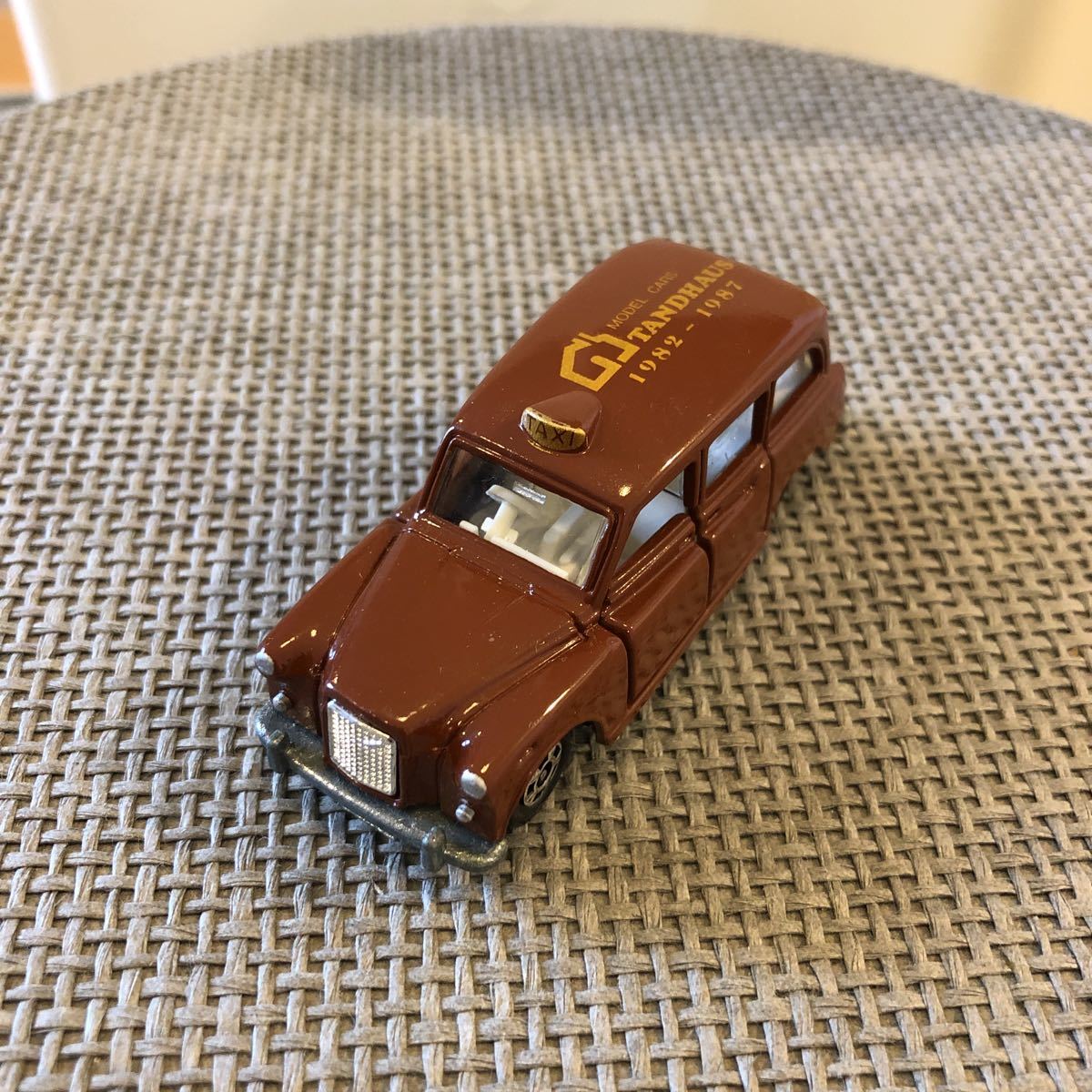 トミカ　オースチンタクシー　茶色　タントハウス_8