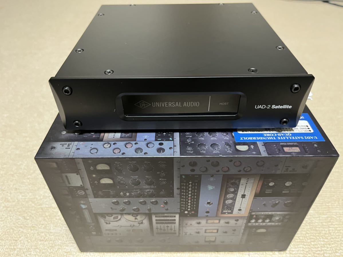 UNIVERSAL AUDIO UAD-2 Satellite Thunderbolt quad core