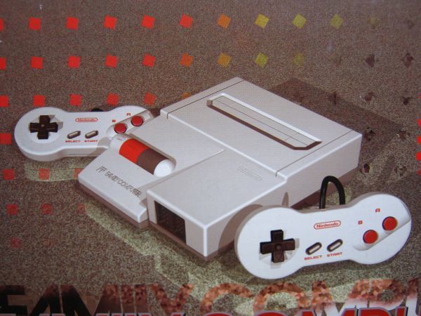 中古 現状○任天堂○NEW ファミコン 本体○AV仕様ファミコン○FC