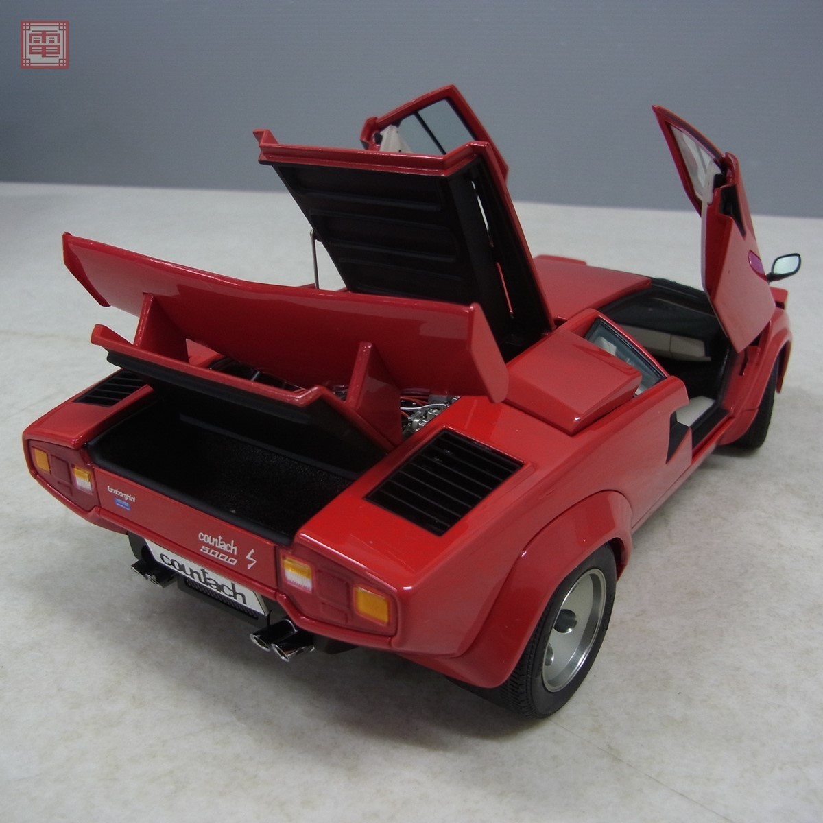 オートアート 1/18 ランボルギーニ カウンタック 5000S レッド No 