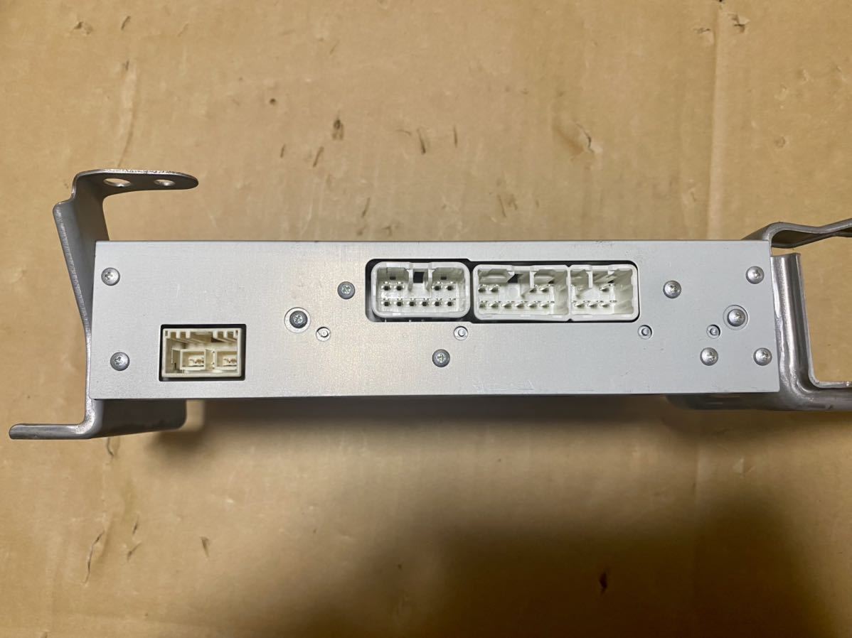 トヨタ AWS210 クラウン 純正オーディオアンプ 86280-30710 【公式通販】