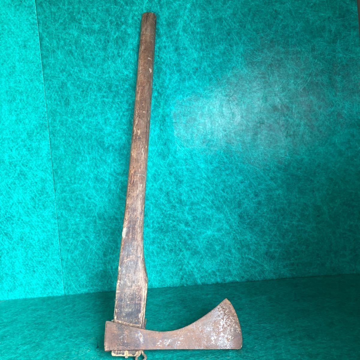 新作入荷，SALE 時代道具 全長約86cm 古い鉞 大工道具 林業 山林道具 伐採 古い斧 オノ 古い鉈 ナタ 古民具 薪割り 当時物 アンティーク 昭和レトロ 厚(のこぎり)｜売買されたオークション情報、yahooの商品情 のこぎり
