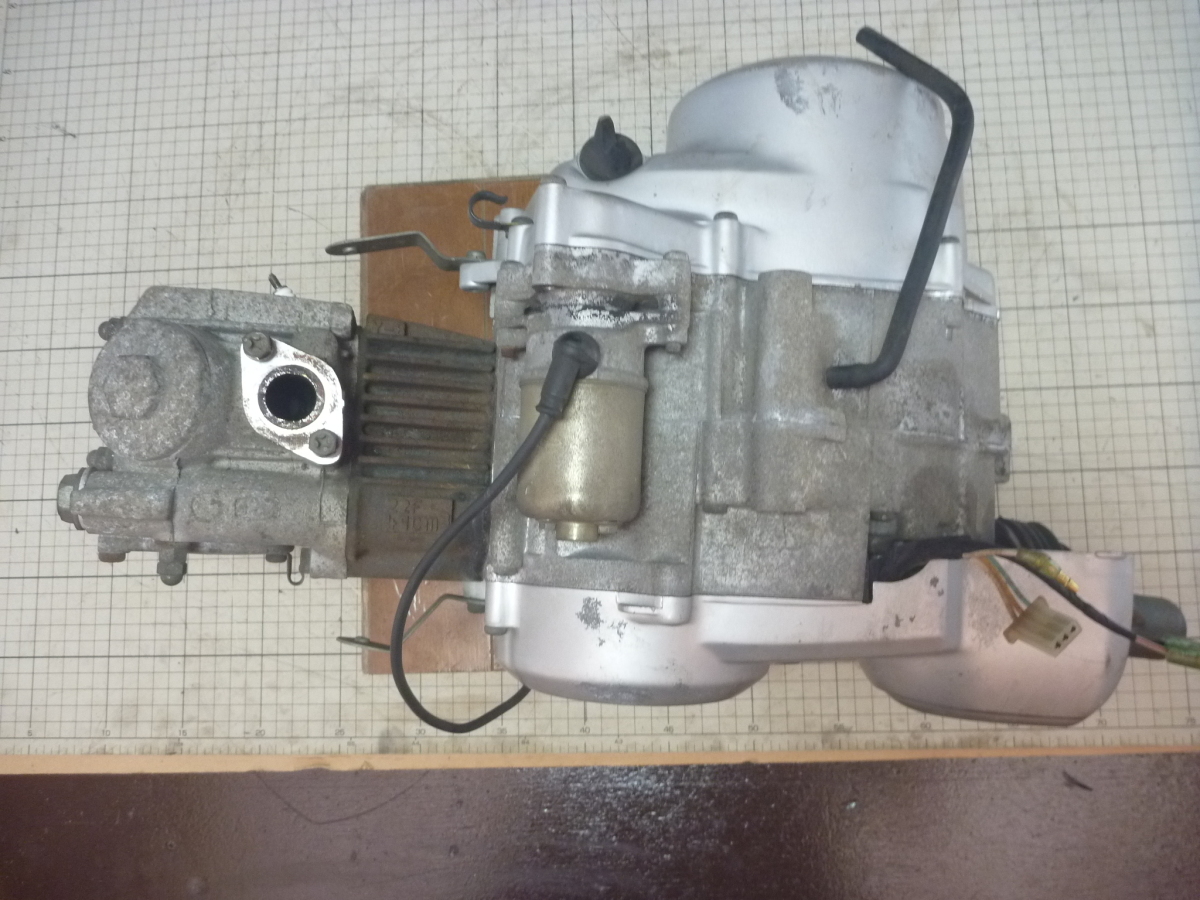 エンジン タウンメイト50 22F 12V 2001Y5 エンジン タウンメイト