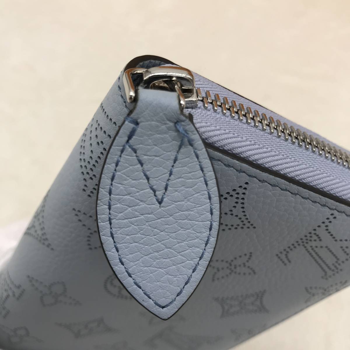 1円〈プラチナSランク〉LOUIS VUITTON ルイヴィトン 長財布 マヒナ 