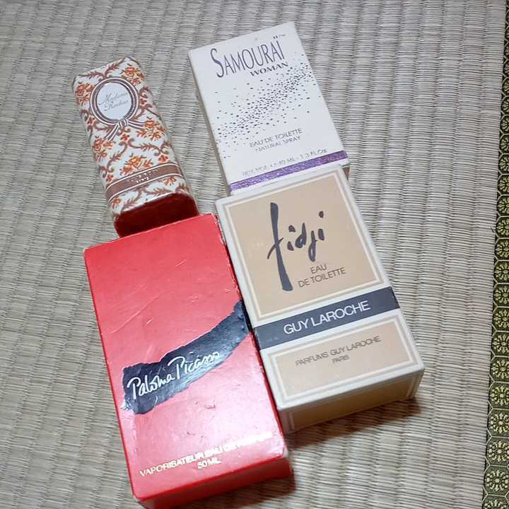 T805 Dior ディオール Miss Dior LA COLLECTION ミニ香水セット 4本 T805 Dior ディオール Miss Dior LA COLLECTION ミニ香水セット 4本