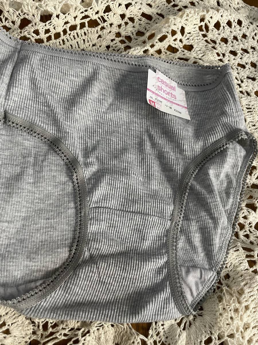 福袋 ３枚セット まとめ売り パンツ ショーツ 下着 ｍサイズ 女の子 整理品 激安 必見 グレー 花柄 星柄 レア スタンダード 売買されたオークション情報 Yahooの商品情報をアーカイブ公開 オークファン Aucfan Com