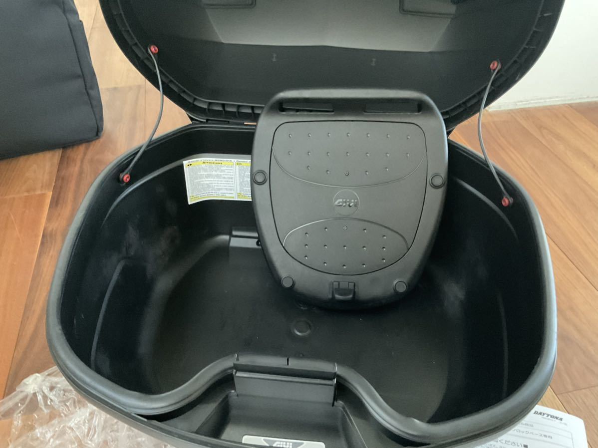 ☆極美品☆GIVI (ジビ) バイク用リアボックス 37L 未塗装ブラック 
