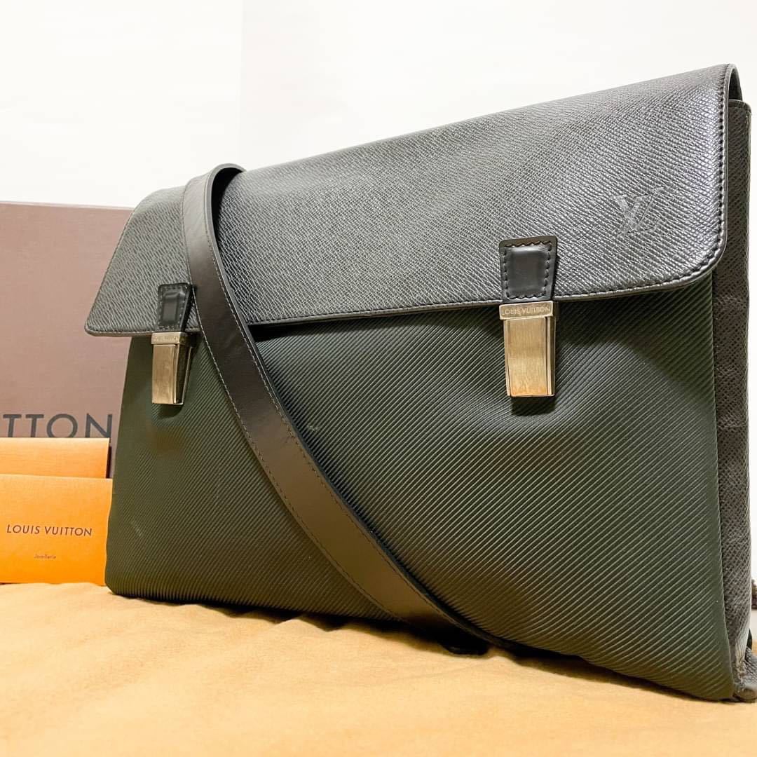 1円【極美品】ルイヴィトン LOUISVUITTON サラトヴGM M30882 タイガ  