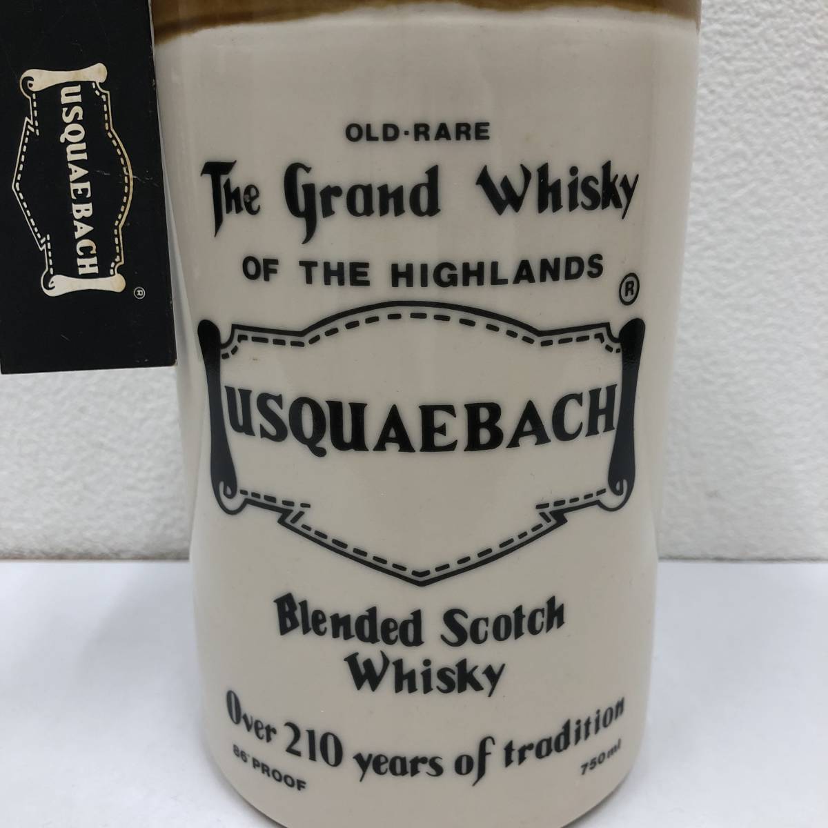 USQUAEBACH/ウシュクベ】 スコッチウイスキー 陶器ボトル 750ml 43