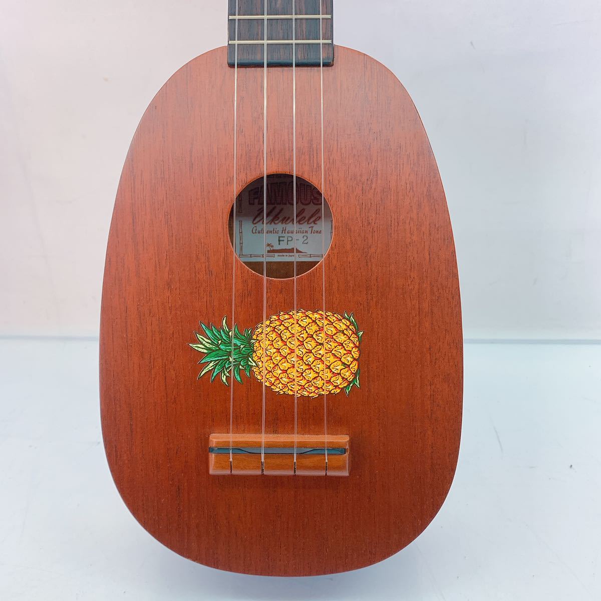CQ32 【美品】FAMOUS フェイマス FP-2 ウクレレ パイナップル ソフト 