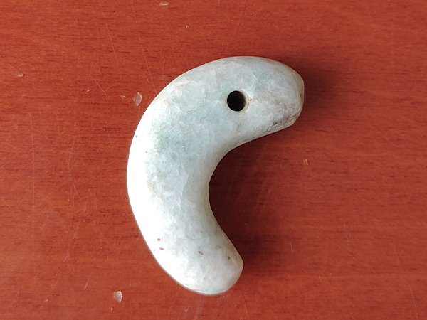 特別出品】【勾玉】伝 奈良県天理市 弥生時代 カセが残る結晶質の勾玉 
