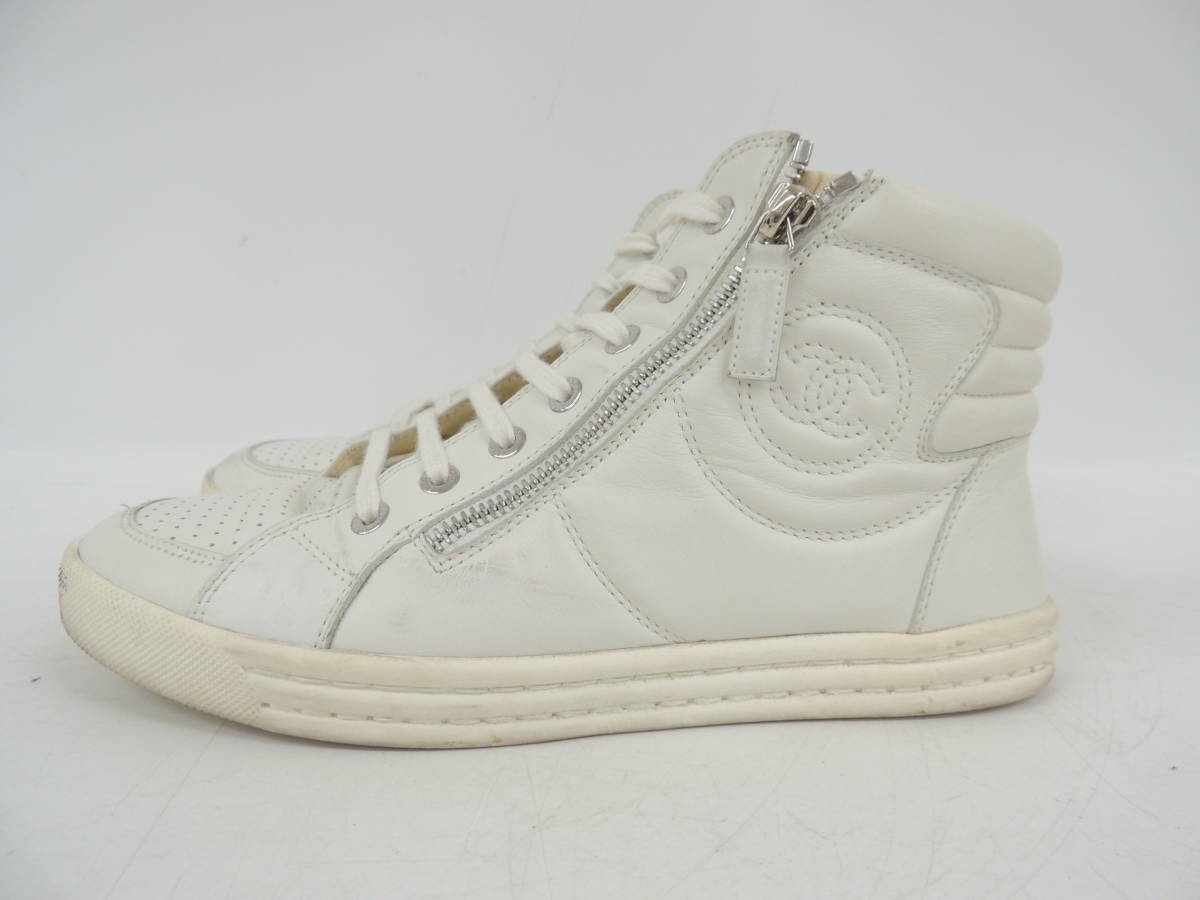 シャネル CHANEL / スニーカー / ハイカット / サイズ37 / CCマーク / ホワイト / 箱付き / レディース 管040707 CHANEL シャネル ハイカットスニーカー 中古CHANEL (CHANEL ツイード