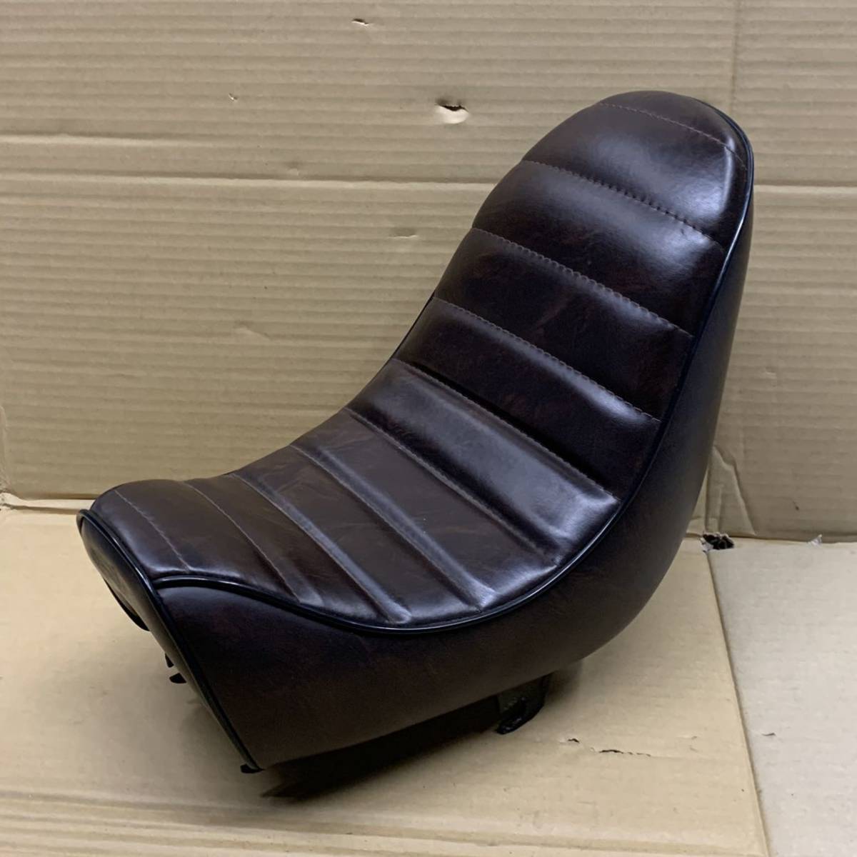 モンキー ゴリラ 段付きシート タックロール タックロールシート メーカー不明 当時 旧車 暴走族 社外品 売買されたオークション情報 Yahooの商品情報をアーカイブ公開 オークファン Aucfan Com