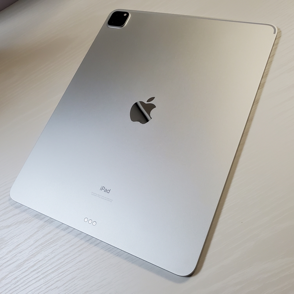 iPad Pro 12.9インチ 第4世代 128GB シルバー MY2J2J／A Wi-Fi [128GB