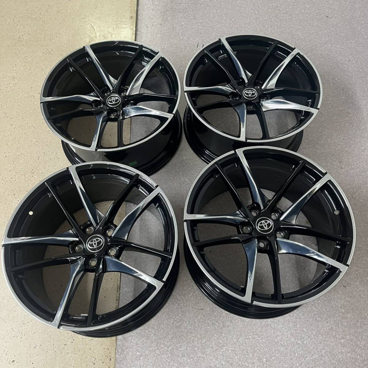 送料無料 鍛造 スープラ A90 RZ トヨタ 純正 19インチ ホイール 19X10J 40 /19×9J 32 112/5H 4本 ※個人宛は営業所どめのみ※ RZ トヨタ A90 車 5穴 オーバーサイズGR
