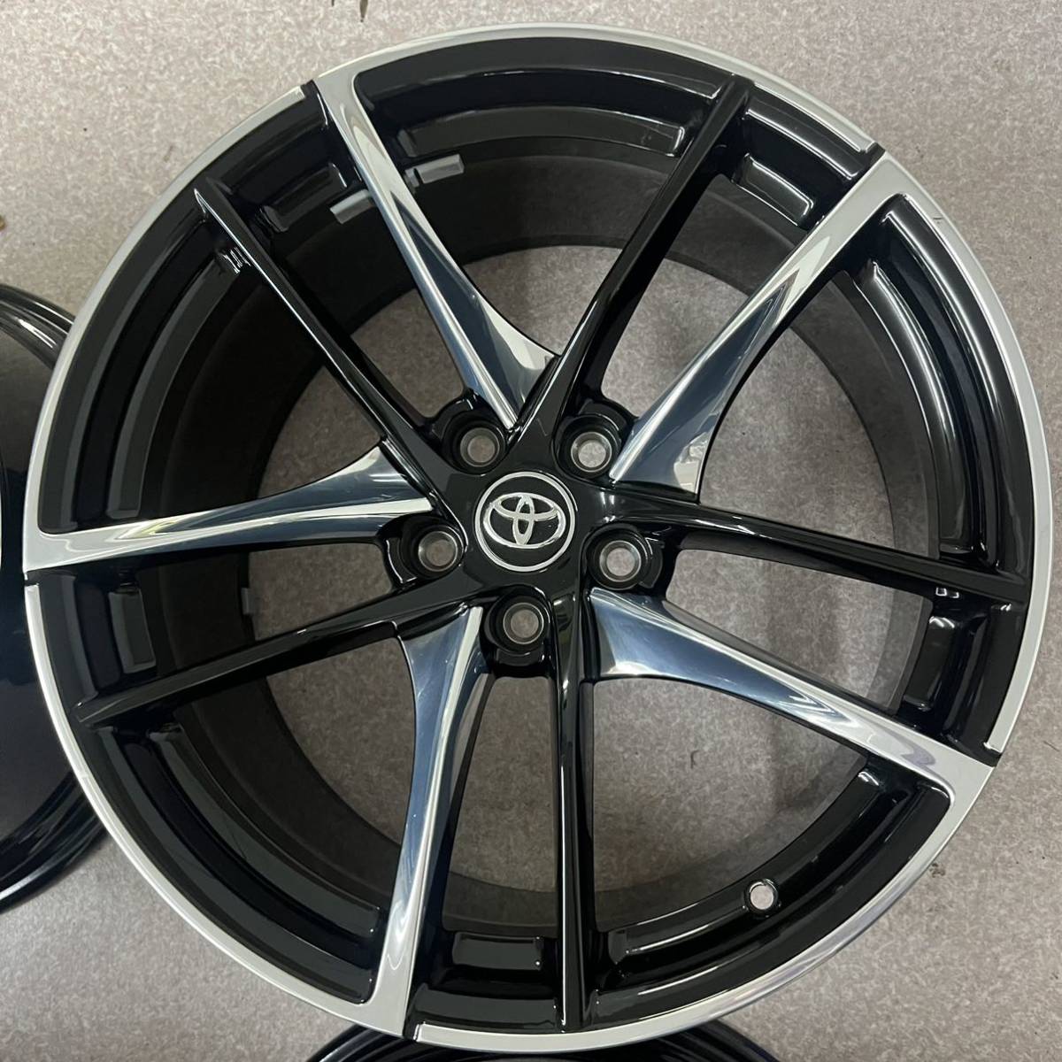 送料無料 鍛造 スープラ A90 RZ トヨタ 純正 19インチ ホイール 19X10J 40 /19×9J 32 112/5H 4本 ※個人宛は営業所どめのみ※ RZ トヨタ A90 車 5穴 オーバーサイズGR