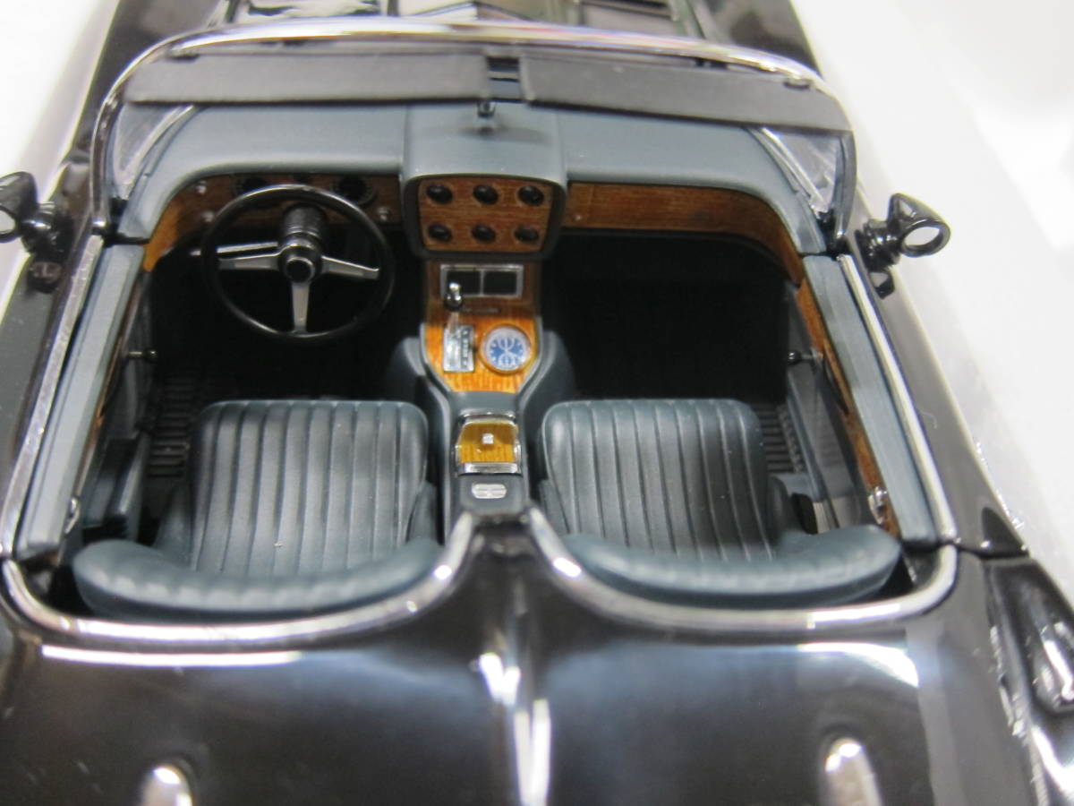 1/18 シボレー コルベット マコシャーク 1961 ブルー CHEVROLET