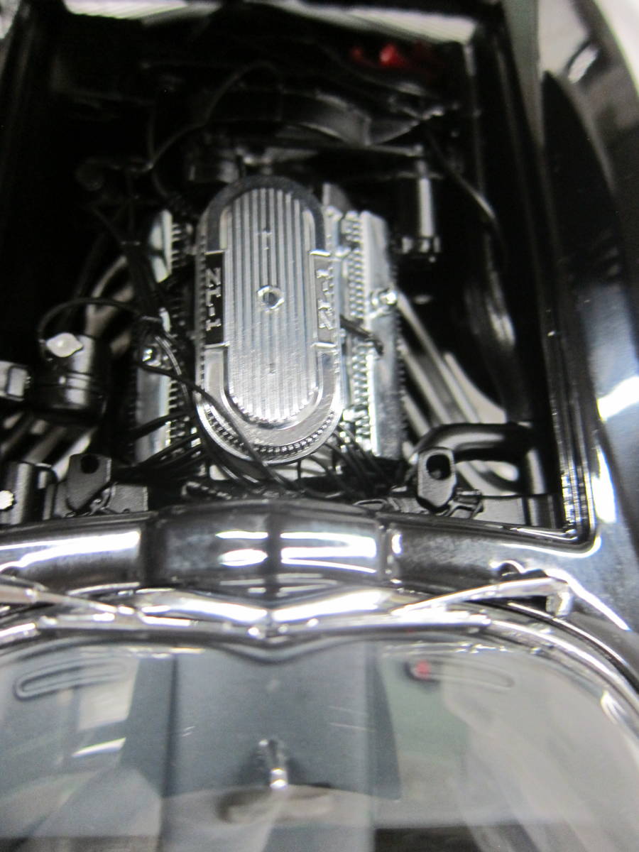 1/18 シボレー コルベット マコシャーク 1961 ブルー CHEVROLET