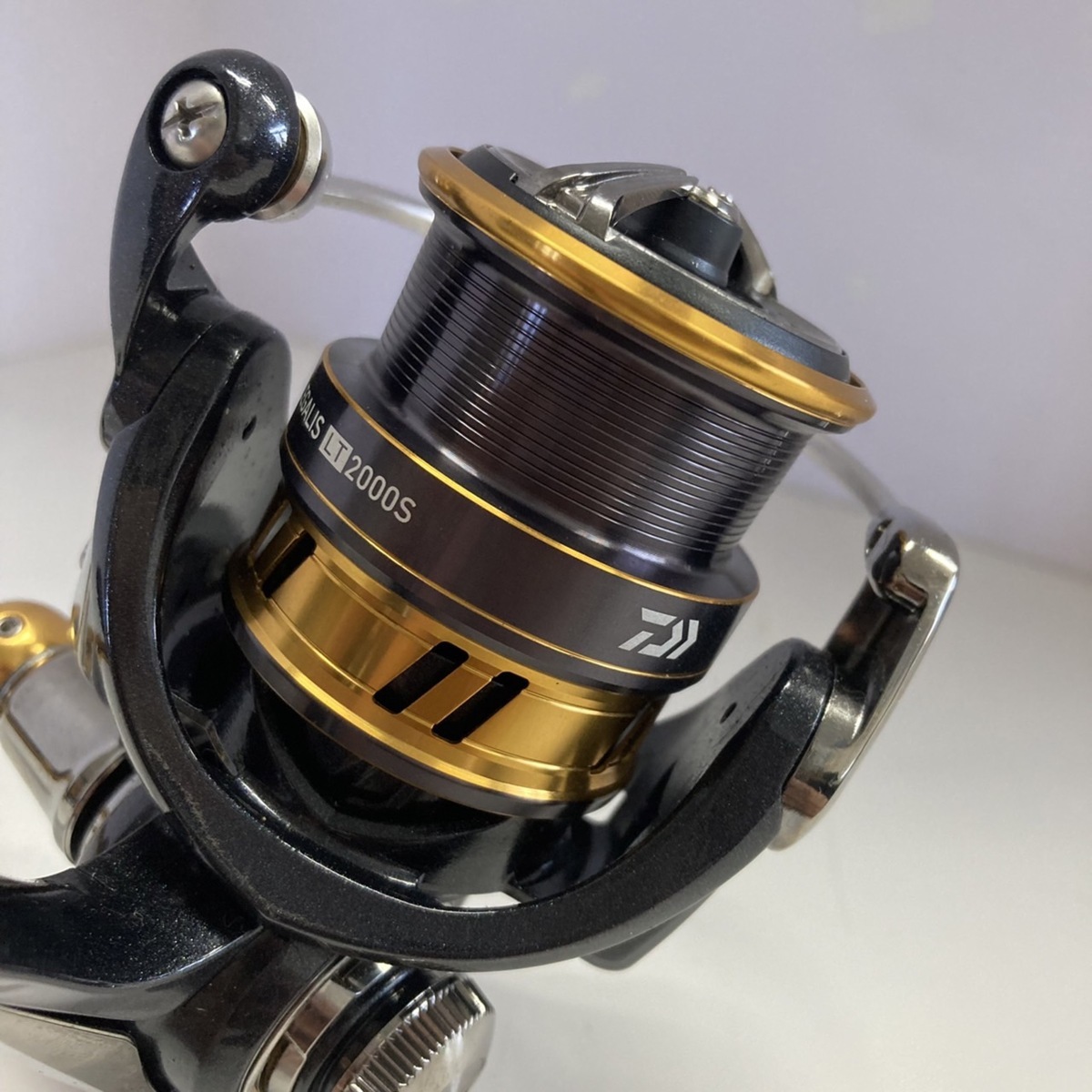 中古☆DAIWA/ダイワ LEGALIS LT2000S レガリス スピニングリール 23