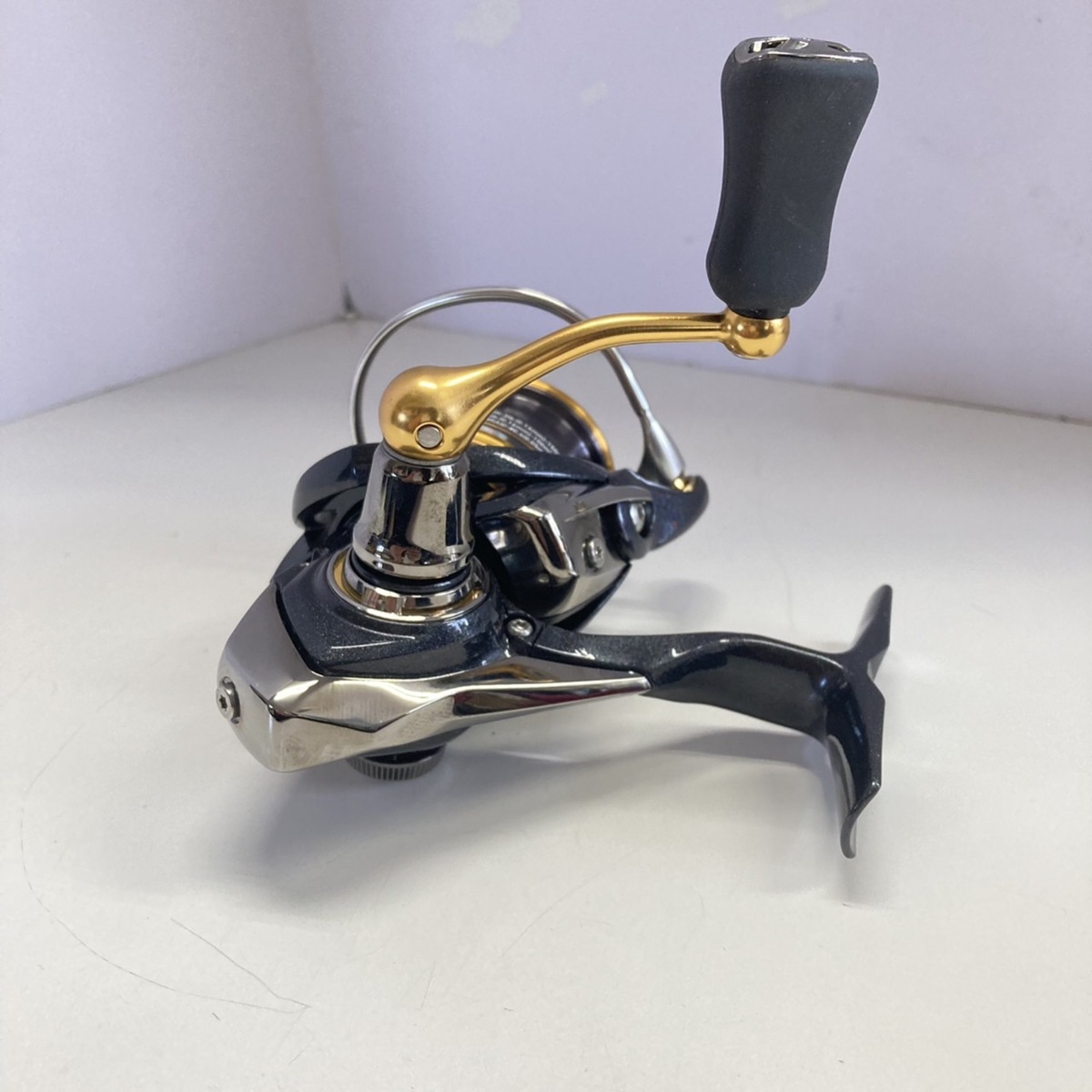 中古☆DAIWA/ダイワ LEGALIS LT2000S レガリス スピニングリール 23