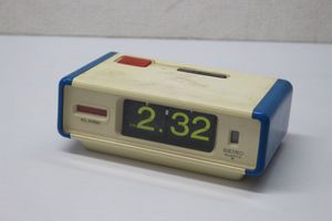 昭和レトロ セイコー 置時計のYahoo!オークション(旧ヤフオク!)の相場