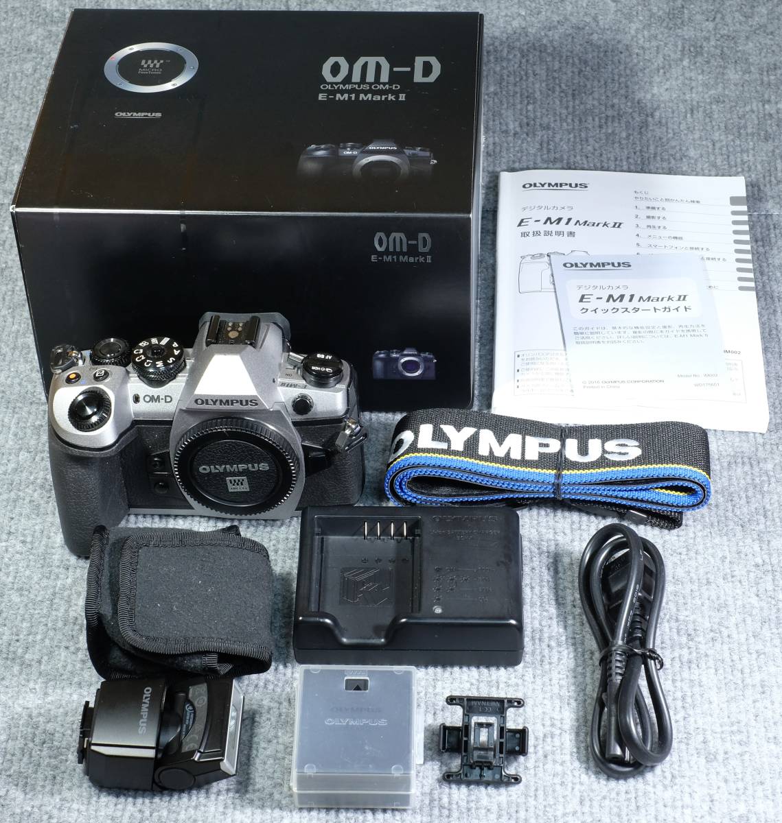 ショット数少 OLYMPUS OM-D E-M10 Mark III ブラック
