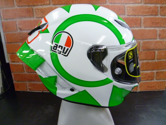 M 中古 超高級ヘルメット！数回だけ使用の超美品！AGV PISTA GP R  