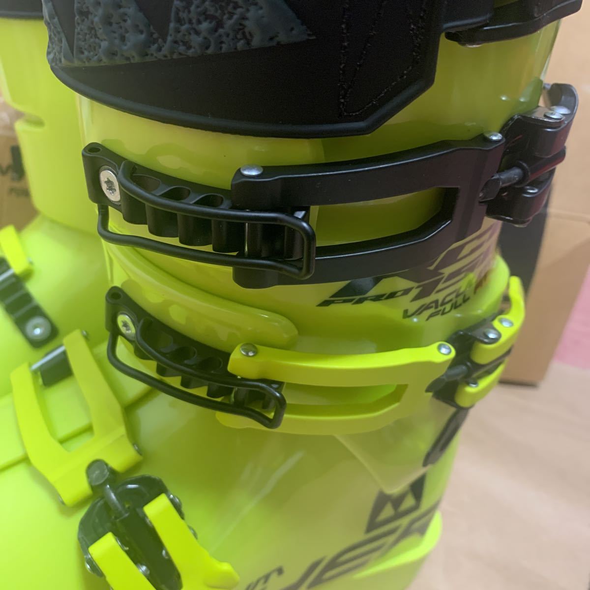 限定価格]スキーブーツ フィッシャー Fischer RC4 PRO 150 VACUUM FULL
