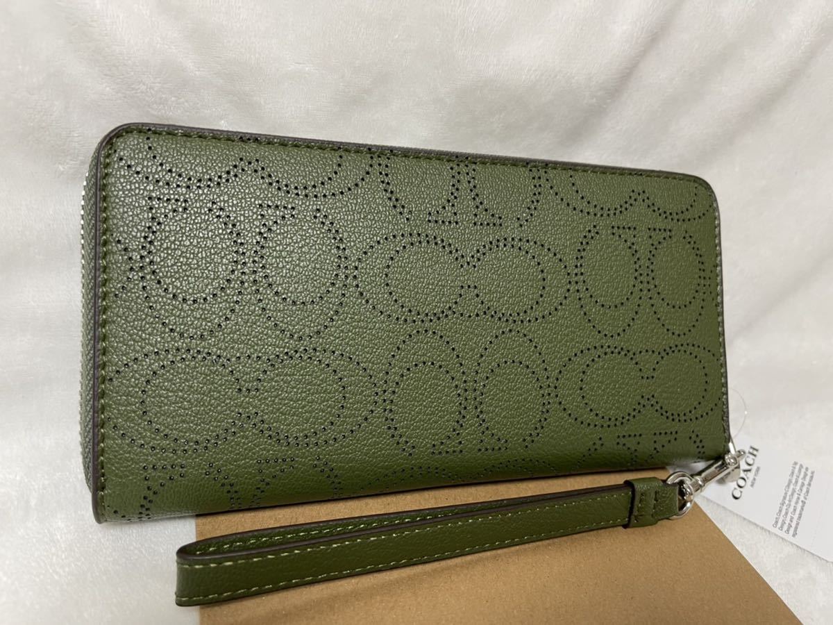 COACH 長財布　グリーン　大人気　アウトレット品　ストラップ　内側レッド　パンチング コーチ 長財布 アウトレット C4451 IMKEL(ケリー J74566823