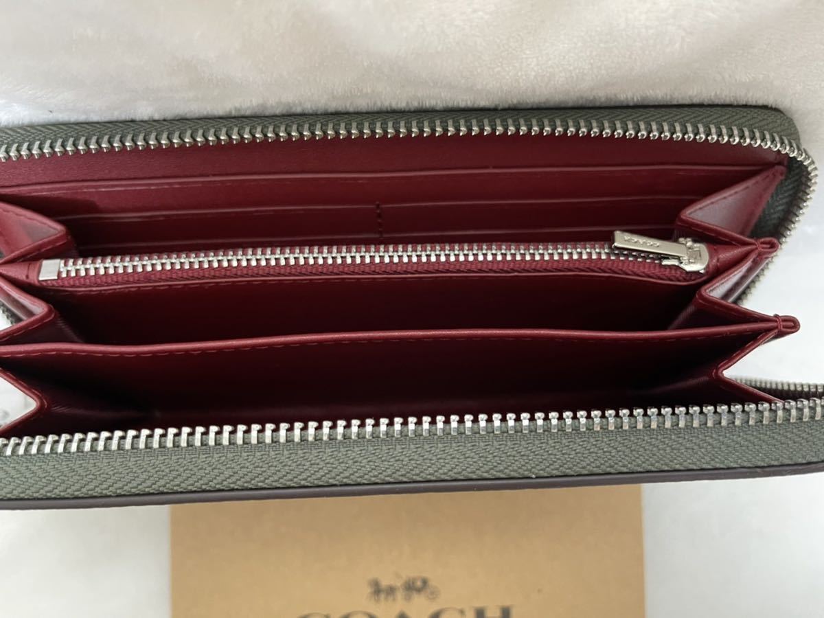 COACH 長財布　グリーン　大人気　アウトレット品　ストラップ　内側レッド　パンチング コーチ 長財布 アウトレット C4451 IMKEL(ケリー J74566823