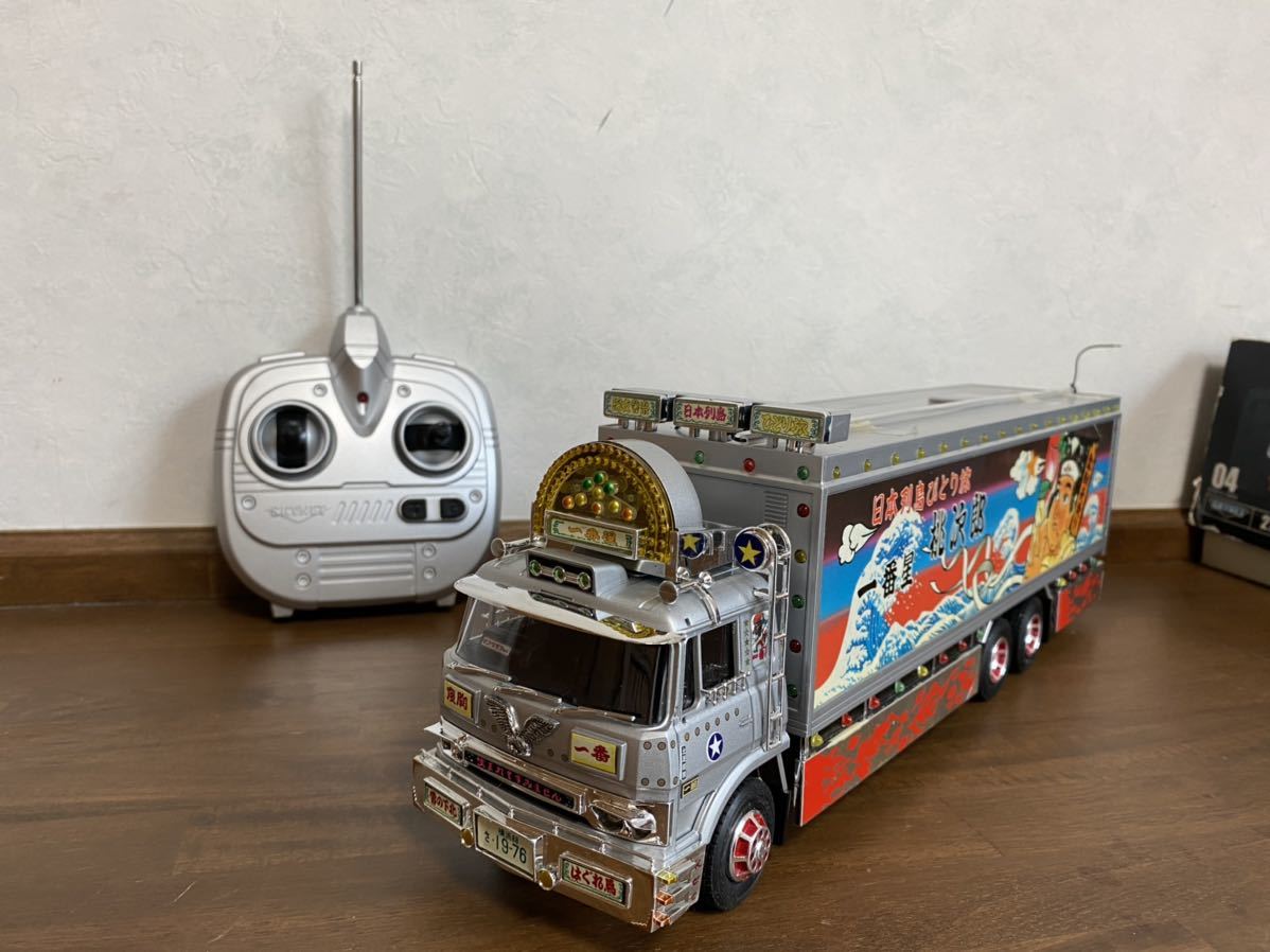 バンダイ 1/32 トラック野郎 爆走一番星 ラジコン 1/32 トラック野郎 爆走一番星ラジコン バンダイ (トラック