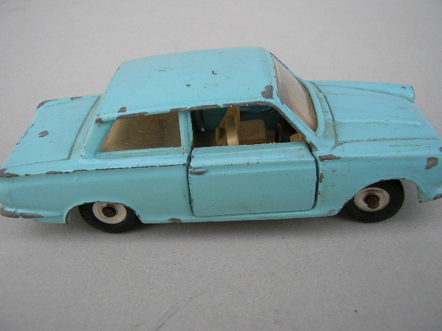 62☆古い ミニカー ディンキー DINKY TOYS 139 FORD CORTINA フォード