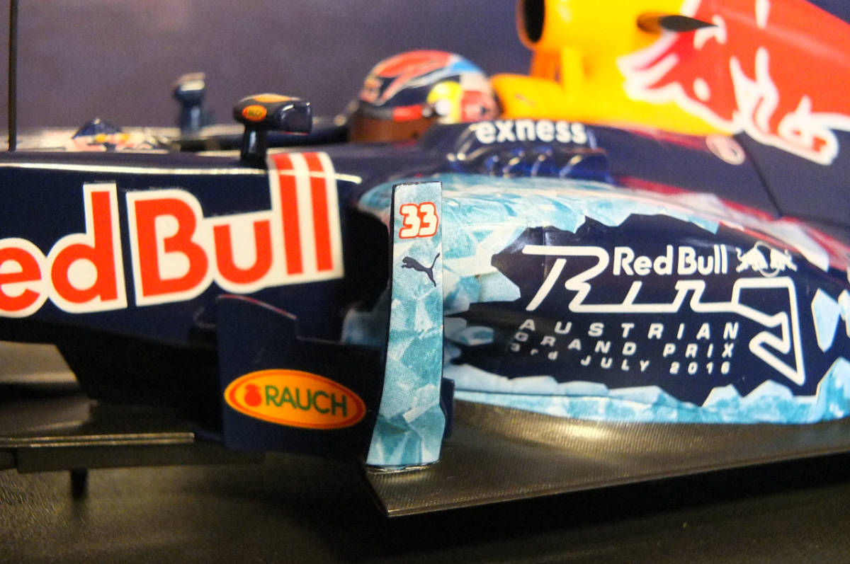 1/18 Minichamps Red Bull RB7 M.Verstappen Snow Demo