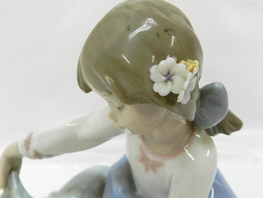フィギュリン 1000円スタート LLADRO リヤドロ 少女 陶器置物 犬 0 気品に満ちて - あふれる愛 1 Yahoo!オークション #5426 One 「優雅な散歩の