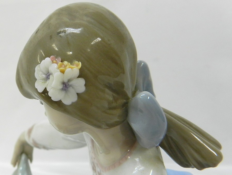 フィギュリン 1000円スタート LLADRO リヤドロ 少女 陶器置物 犬 0 気品に満ちて - あふれる愛 1 Yahoo!オークション #5426 One 「優雅な散歩の