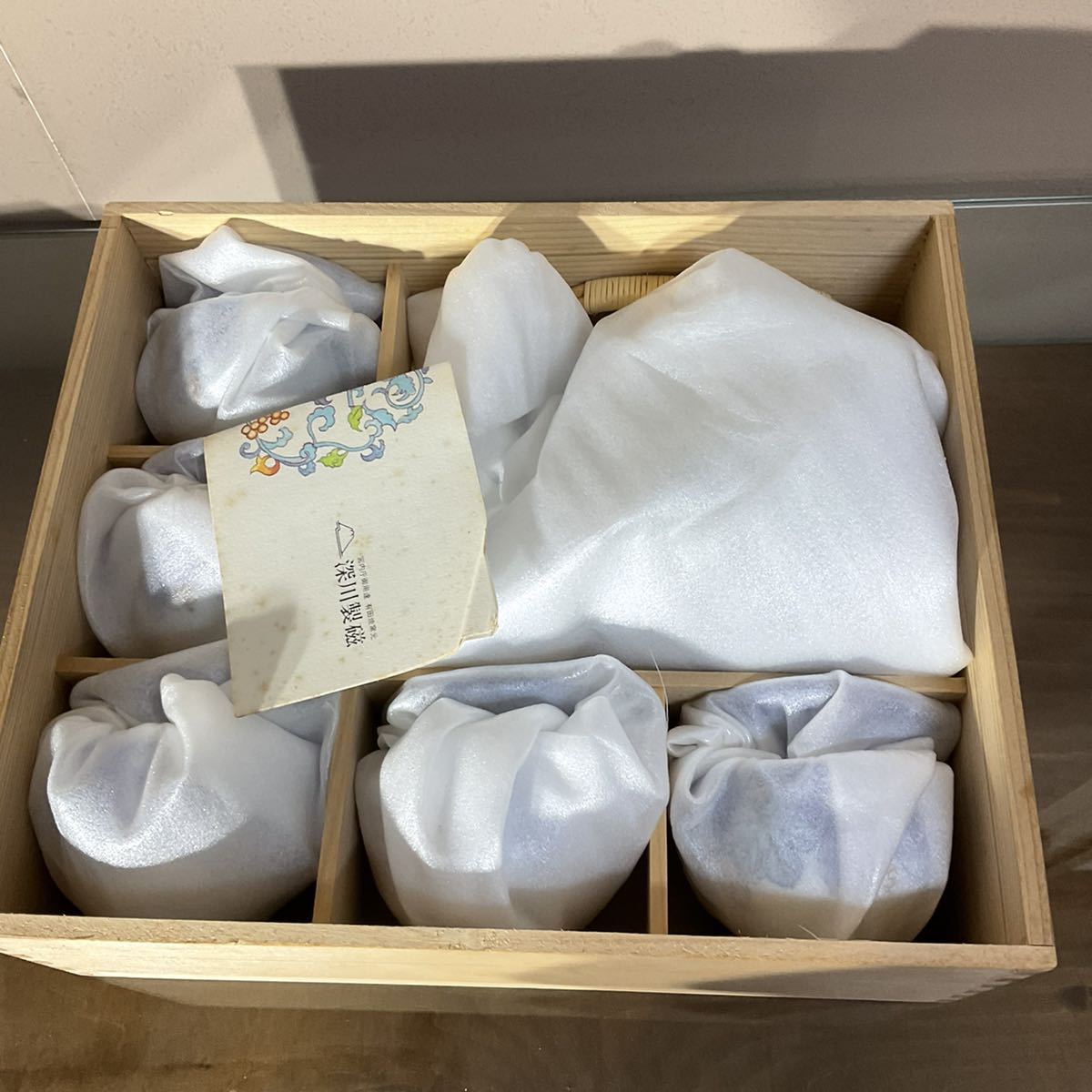 送料無料 宮内庁御用達 深川製磁 茶器揃 蓋付湯呑 急須 茶道具