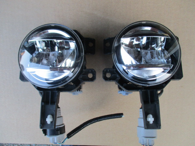  キャスト LA250S LEDフォグランプ 左右セット 品 ムーブ トヨタ ダイハツ(ダイハツ用)｜売買されたオークション情報、yahooの商品情報をアーカイブ公開 - オークファン 純正品