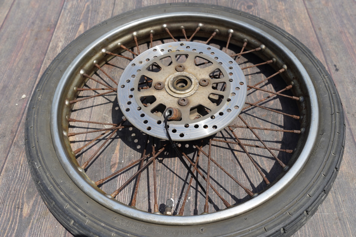 最安値，得価 YAMAHA ヤマハ RZ50 RA01J フロントホイール タイヤはおまけ 4R042885(フロント)｜売買されたオークション情報、yahooの商品情報をアーカイブ公開 - オークファン ヤマハ用