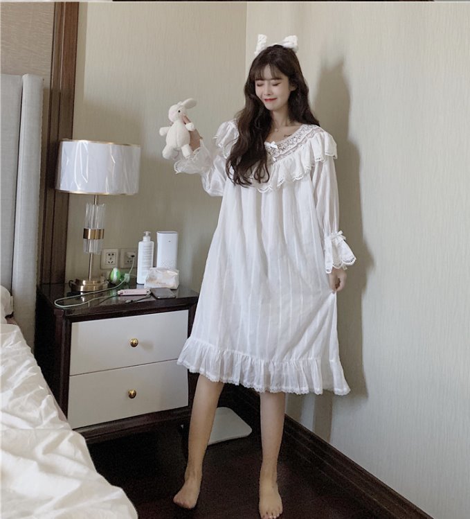綺麗なレディース パジャマ ワンピース ネグリジェ 長袖ロング ルームウエア お姫様 素材は綿フリル レース可愛い 部屋着 ホワイト ナイトウエア パジャマ 売買されたオークション情報 Yahooの商品情報をアーカイブ公開 オークファン Aucfan Com