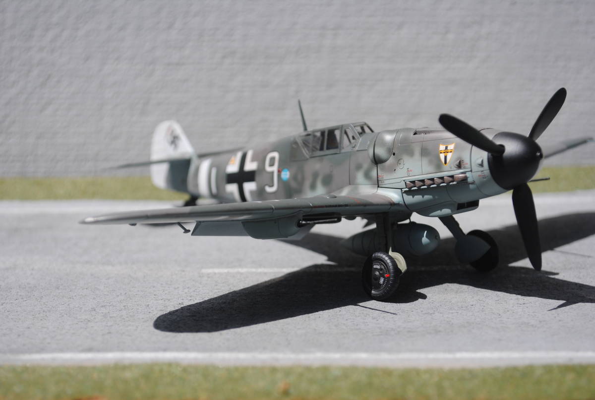 タミヤ 1/48 メッサーシュミット Bf109 G-6 全塗装完成品 【公式通販】