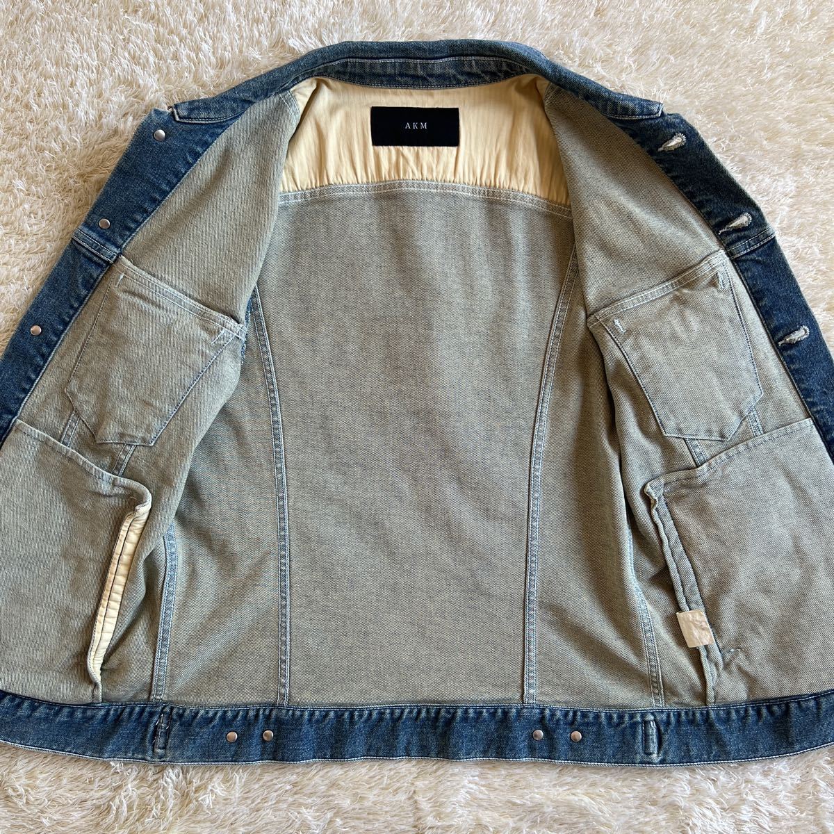 AKM ¥51,840 3rd denim jacket】溢れる高級感！ダメージ加工 デニム