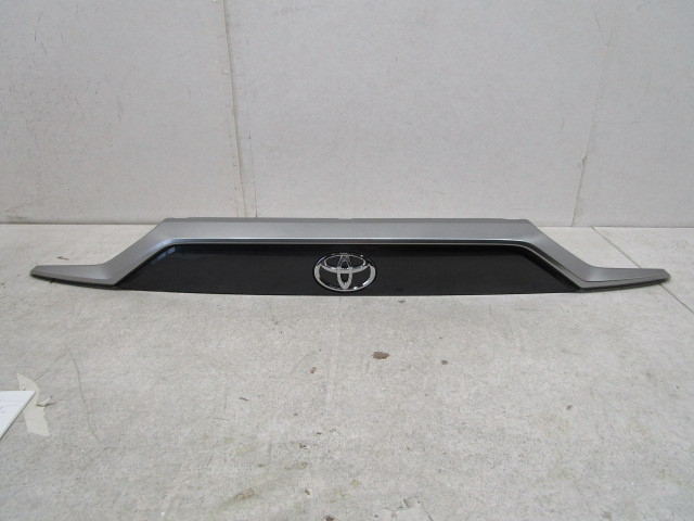新車外し トヨタ RAV4 G MXAA54 純正 バックドアガーニッシュ 76801