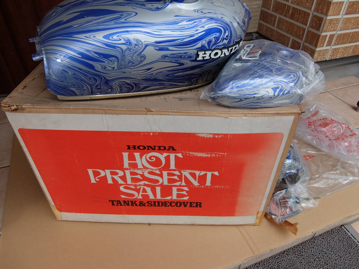 CB250 CB350 EXPORT セニア用 新品未使用タンク サイドカバーセット