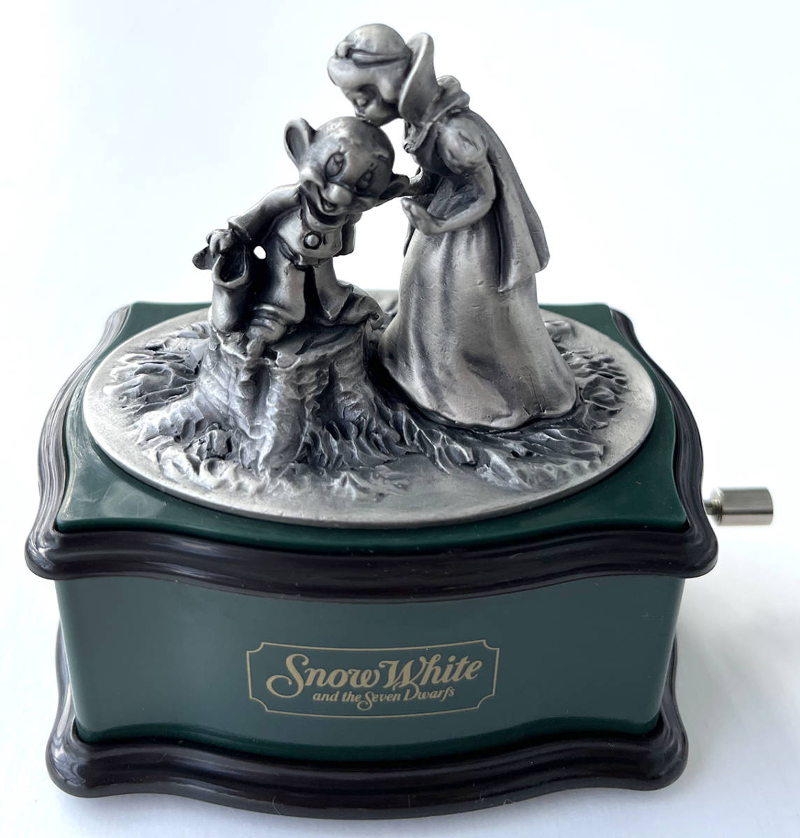 ☆ディズニー 白雪姫 メタルフィギュア付き 手回しオルゴール 小物入れ