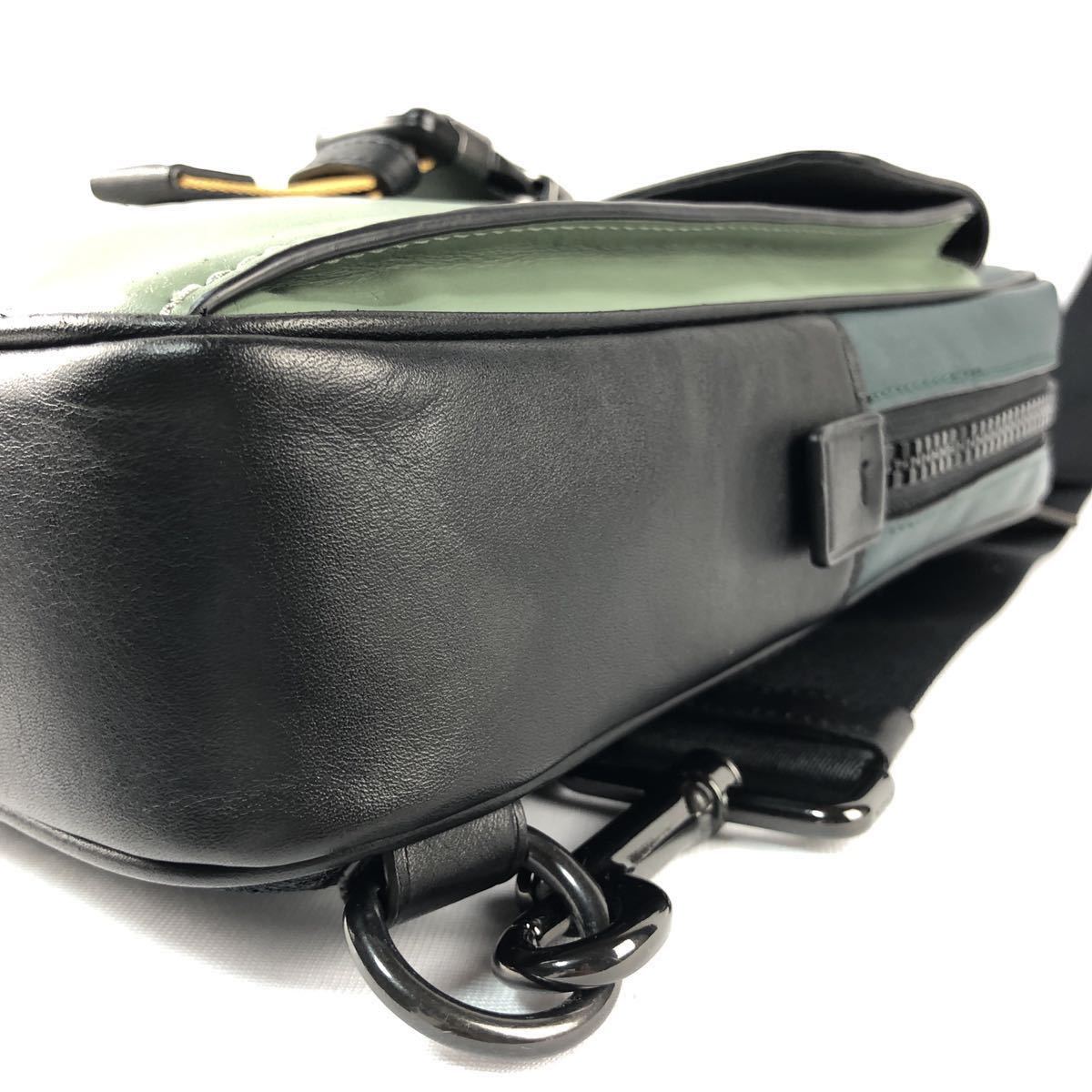 美品 コーチ カラーブロック トラック ボディバッグ グリーン 美品 コーチ カラーブロック トラック ボディバッグ グリーン 美品