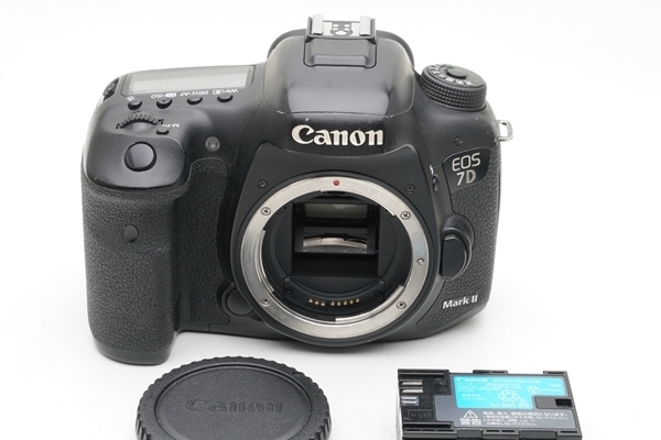 大人気，定番人気 フジヤカメラ ジャンク品 Canon EOS 7D Mark II 充電器欠品 キヤノン APS-Cセンサー デジタル一眼レフ(キヤノン)｜売買されたオークション情報、yahooの商品情報をアーカイブ公開 - オークファン キヤノン