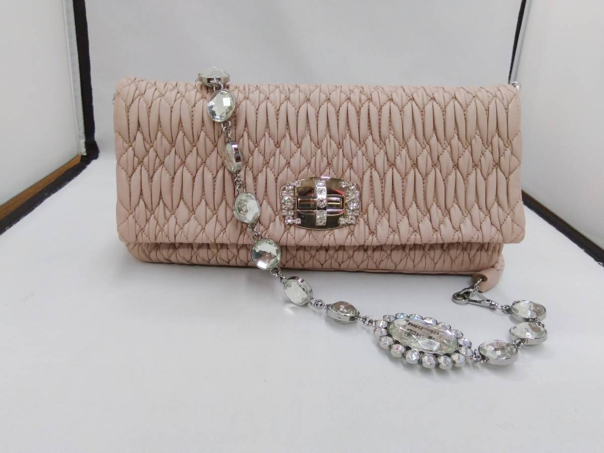 高品質，安い MIU MIU／マテラッセ 197／ショルダーバッグ バッグ 店舗受取可(かばん、バッグ)｜売買されたオークション情報、yahooの商品情報をアーカイブ公開 - オークファン かばん、バッグ